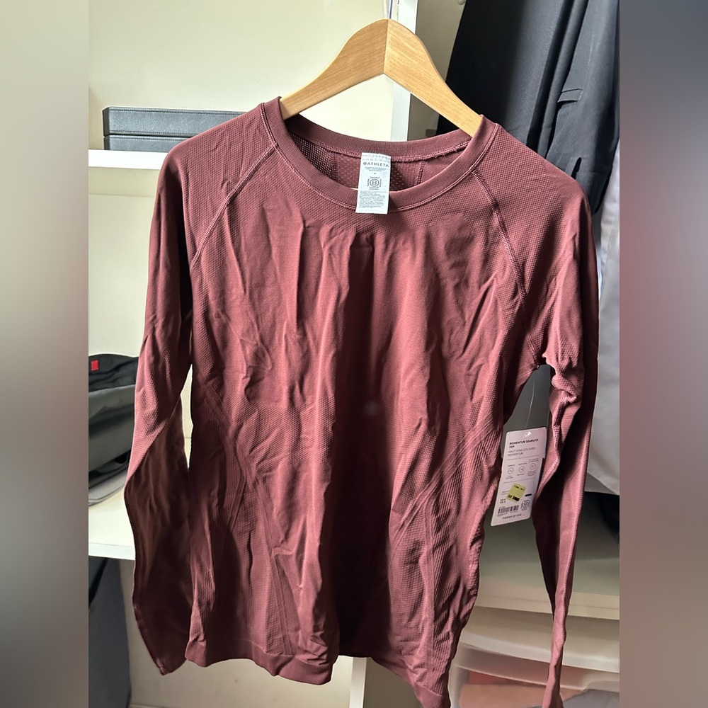 Athleta Long Sleeve Top momentum seamless